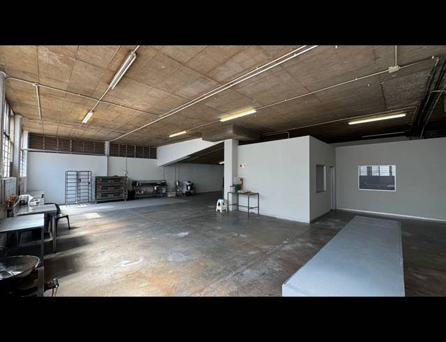 400M² WAREHOUSE TO LET IN WYNBERG